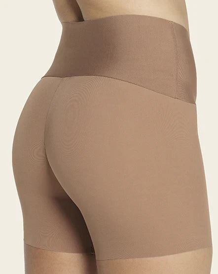 Shorts Cortados con Láser