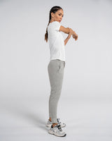 jogger-deportivo-de-silueta-amplia-con-bolsillos#color_717-gris