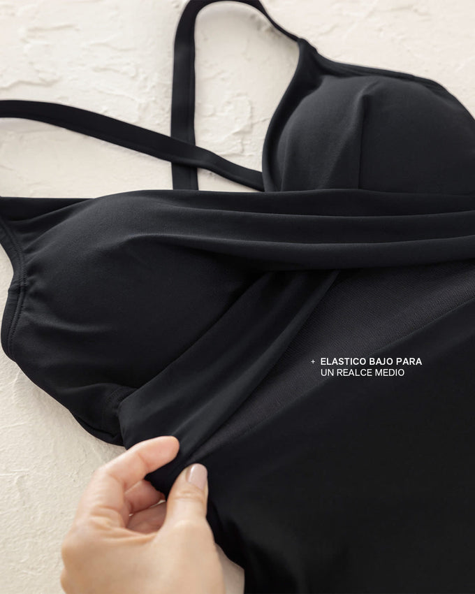 vestido-de-bano-entero-control-suave-de-abdomen-elaborado-con-nylon-reciclado#color_700-negro