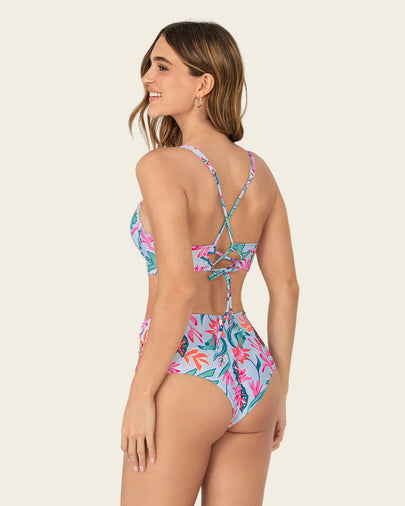 Bikini con panty tiro alto y top anudable en espalda#color_485-estampado-flores