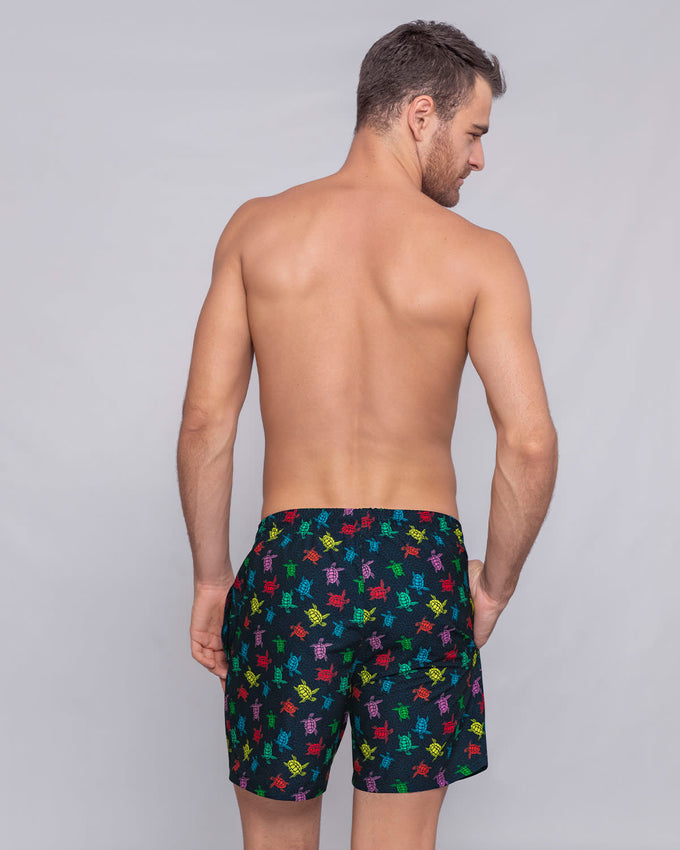 pantaloneta-de-bano-masculina-con-practico-bolsillo-al-lado-derecho#color_487-estampado-tortugas-azul