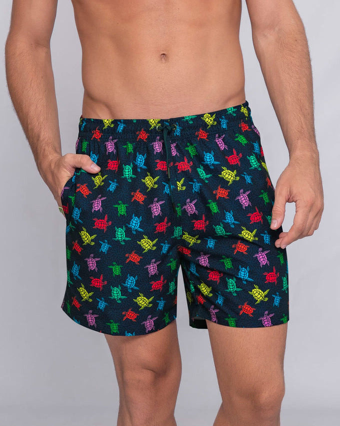 pantaloneta-de-bano-masculina-con-practico-bolsillo-al-lado-derecho#color_487-estampado-tortugas-azul