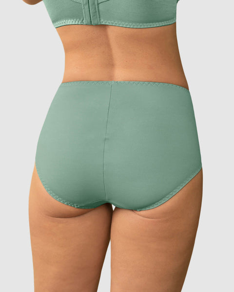 Panty clásico de control suave con toques de encaje en abdomen#color_620-verde-claro