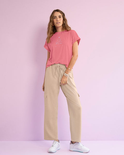 Blusa manga corta con cuello redondo y estampado localizado en frente#color_099-rosado-estampado
