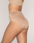 Panty clásico de control suave en abdomen
