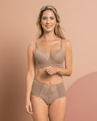 Panty clásico de control suave con toques de encaje en abdomen